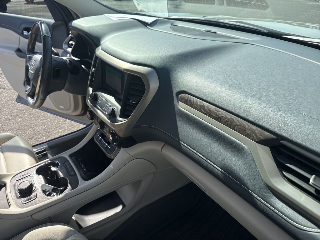 Certified 2022 GMC Acadia Denali w/ Denali Ultimate Package image 36