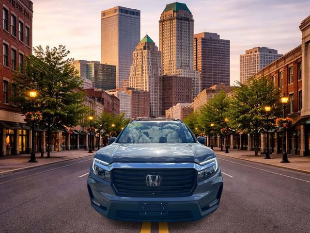 Used 2023 Honda Ridgeline RTL-E image 2