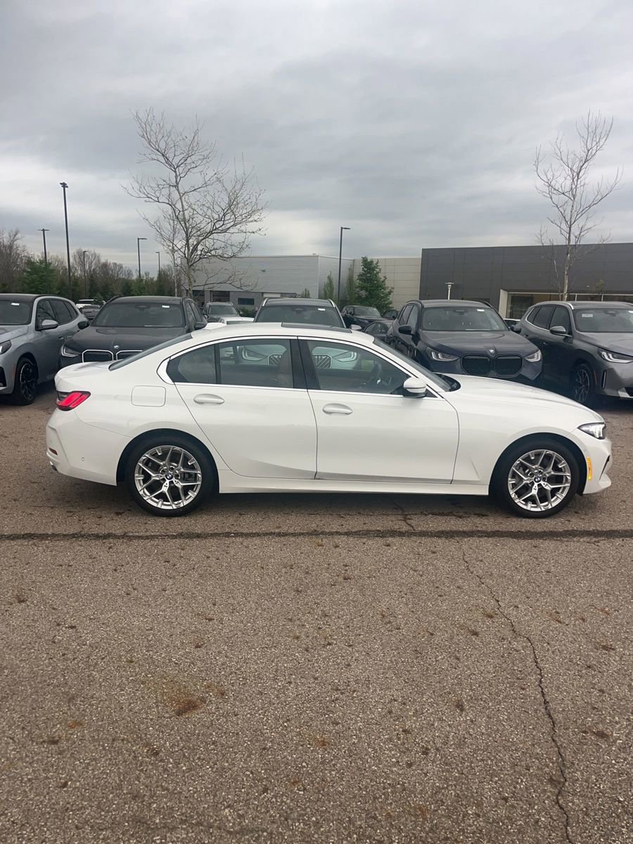 Used 2025 BMW 330i xDrive Sedan image 3