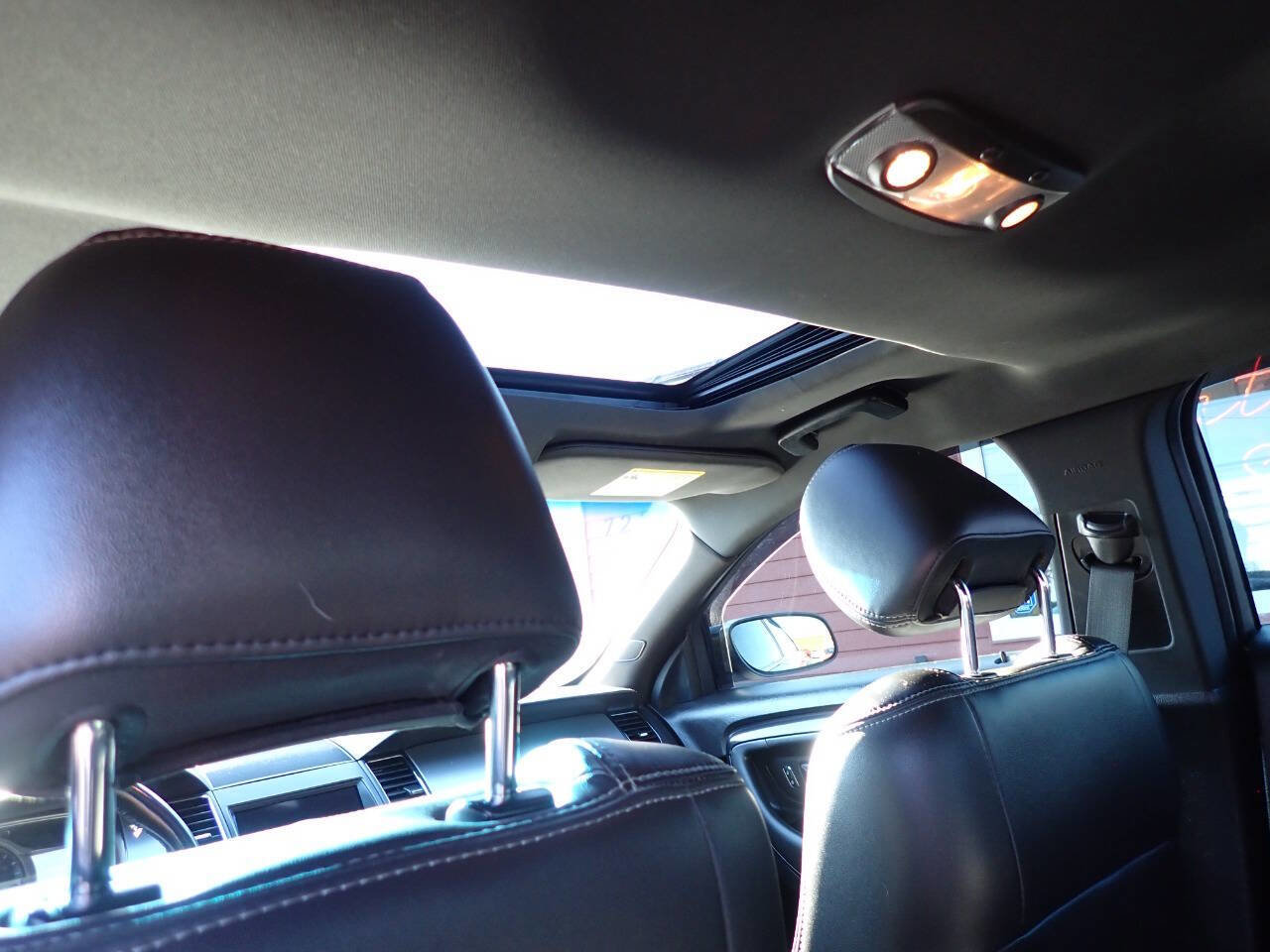 Used 2019 Ford Taurus SHO image 9