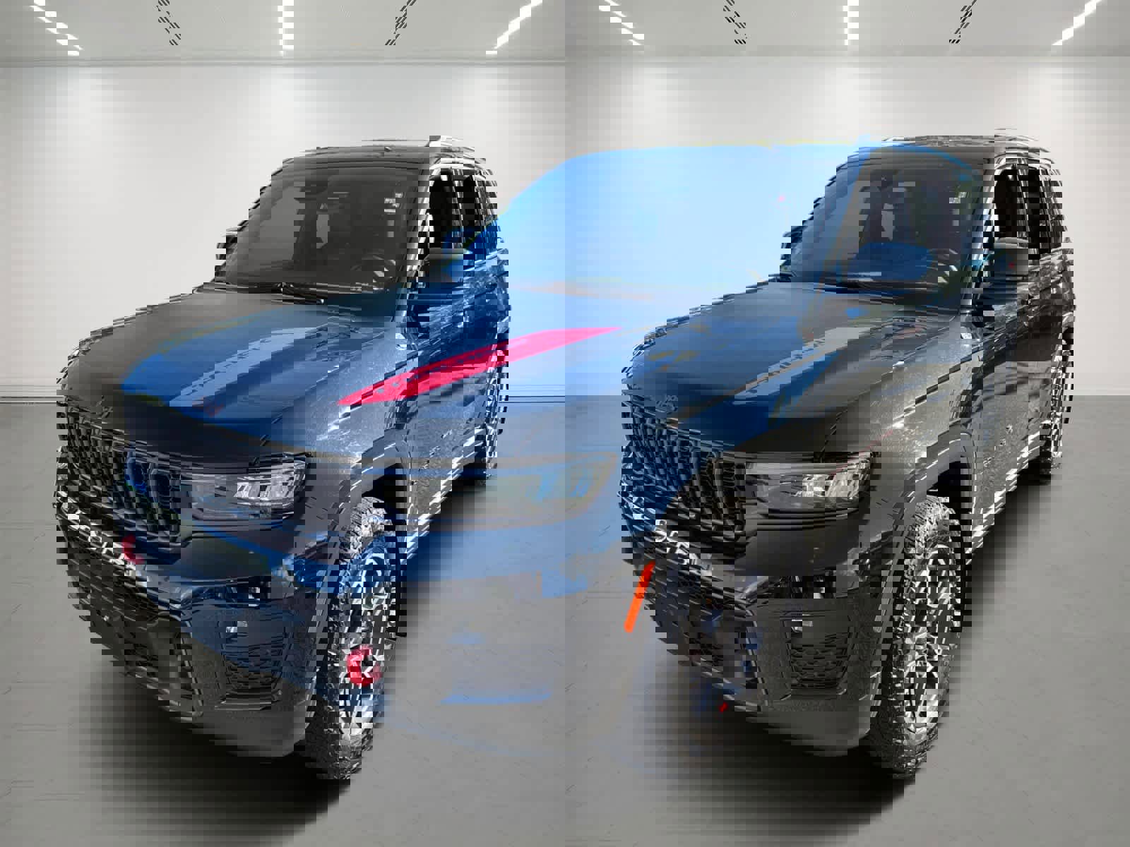 Used 2022 Jeep Grand Cherokee Trailhawk image 2