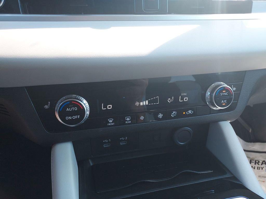 Used 2025 Mitsubishi Outlander SE FWD image 25