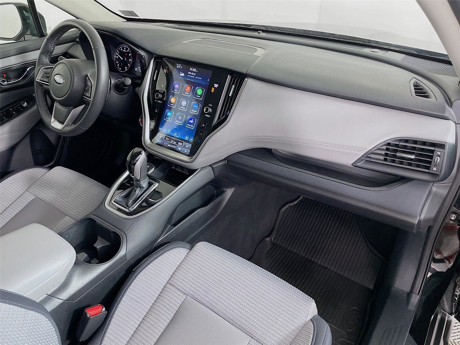 Used 2025 Subaru Outback Premium image 31