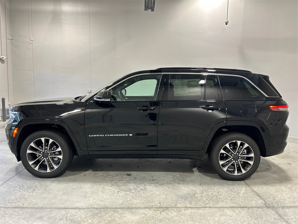 New 2025 Jeep Grand Cherokee Overland w/ Adv Protech Group III image 9