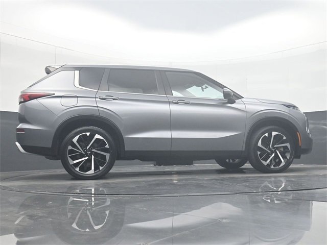 Used 2024 Mitsubishi Outlander SE image 34
