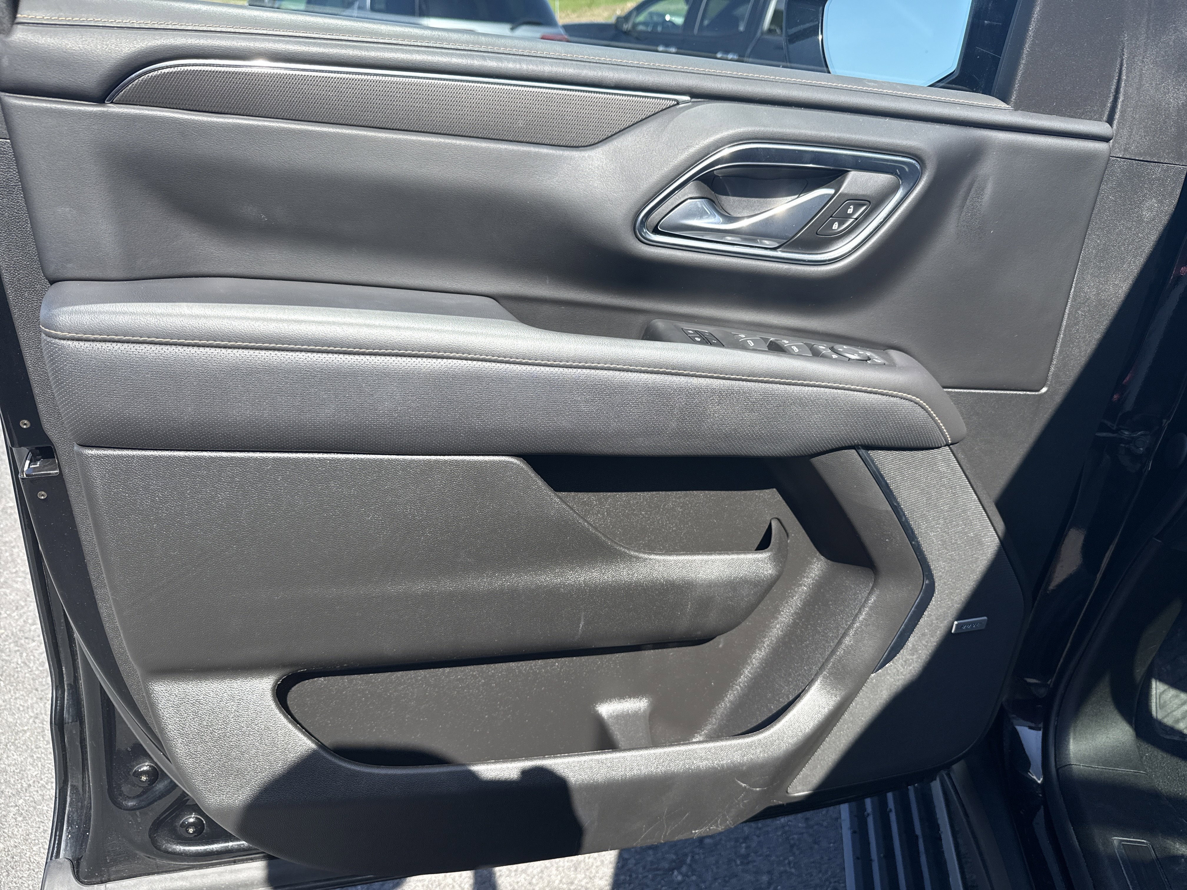 Used 2023 GMC Yukon AT4 w/ AT4 Premium Package AWD/4WD image 18