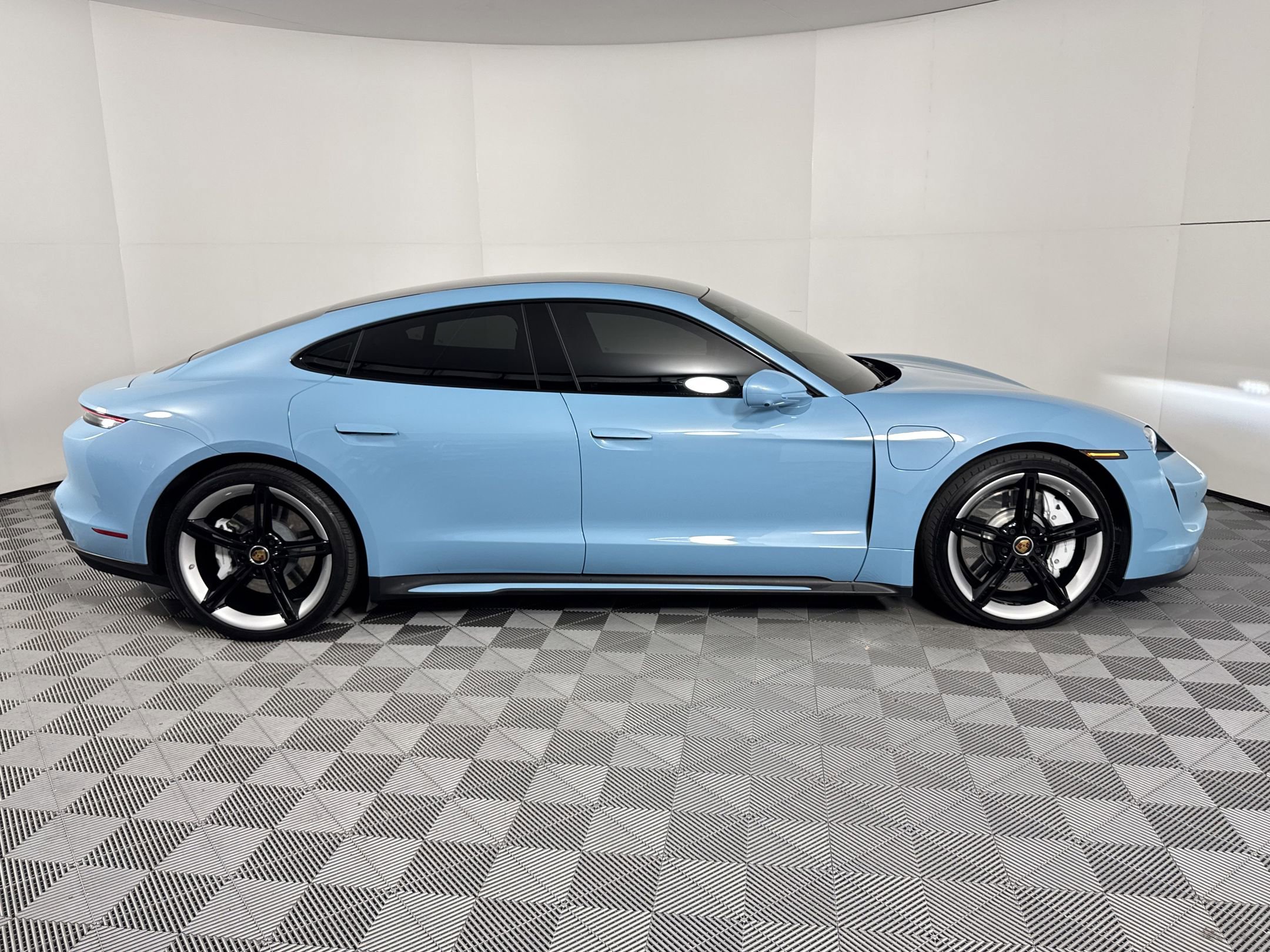 Certified 2021 Porsche Taycan 4S image 8