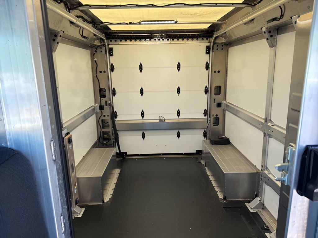 Used 2024 Chevrolet Brightdrop 400 w/ Commercial Equipment Package image 10