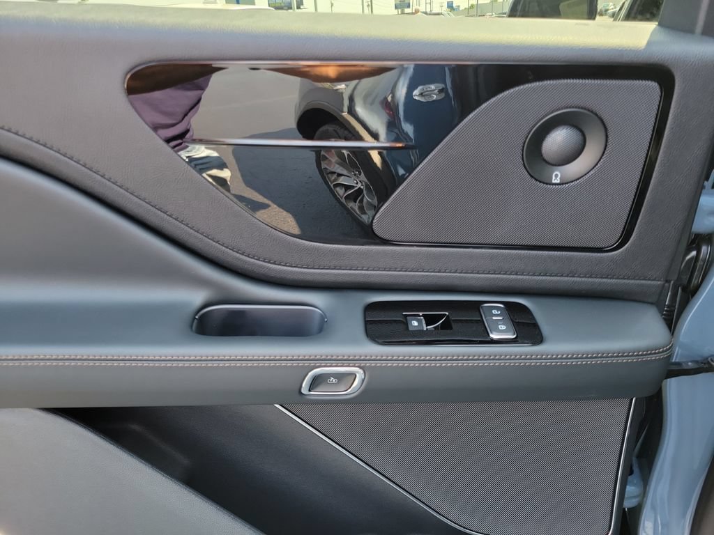 New 2026 Lincoln Aviator AWD image 15