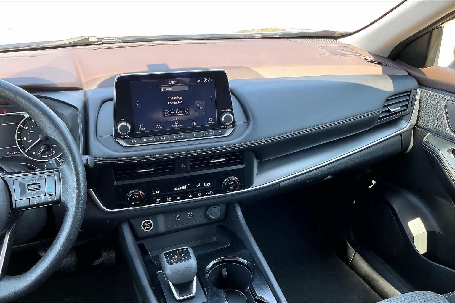 Used 2023 Nissan Rogue SV FWD image 14