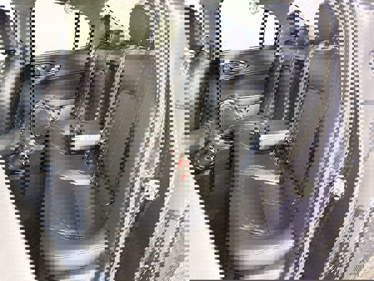 Used 2017 Alfa Romeo Giulia image 35