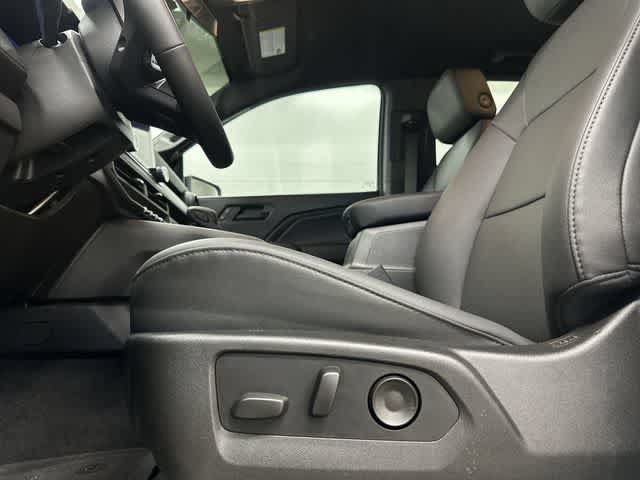 Used 2026 Chevrolet Colorado Trail Boss AWD/4WD image 27
