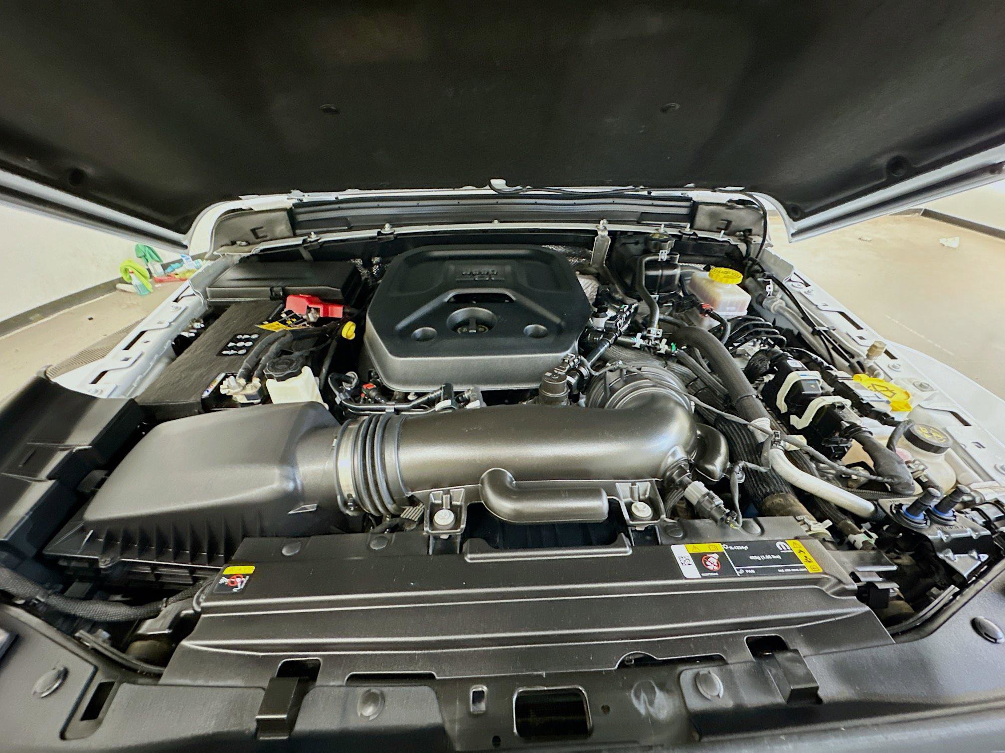 Used 2025 Jeep Wrangler Sahara image 33