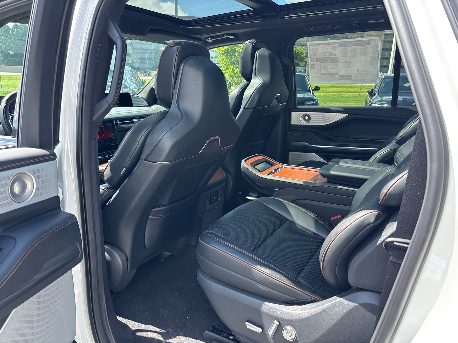 New 2027 Lincoln Navigator L Black Label AWD/4WD image 27