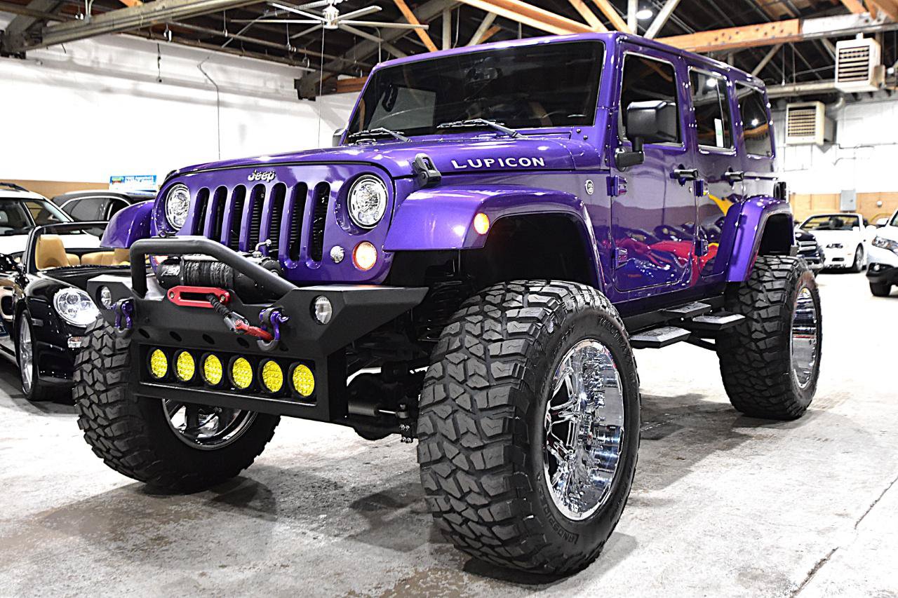 Used 2017 Jeep Wrangler Unlimited Rubicon w/ Cold Weather Group AWD/4WD image 9