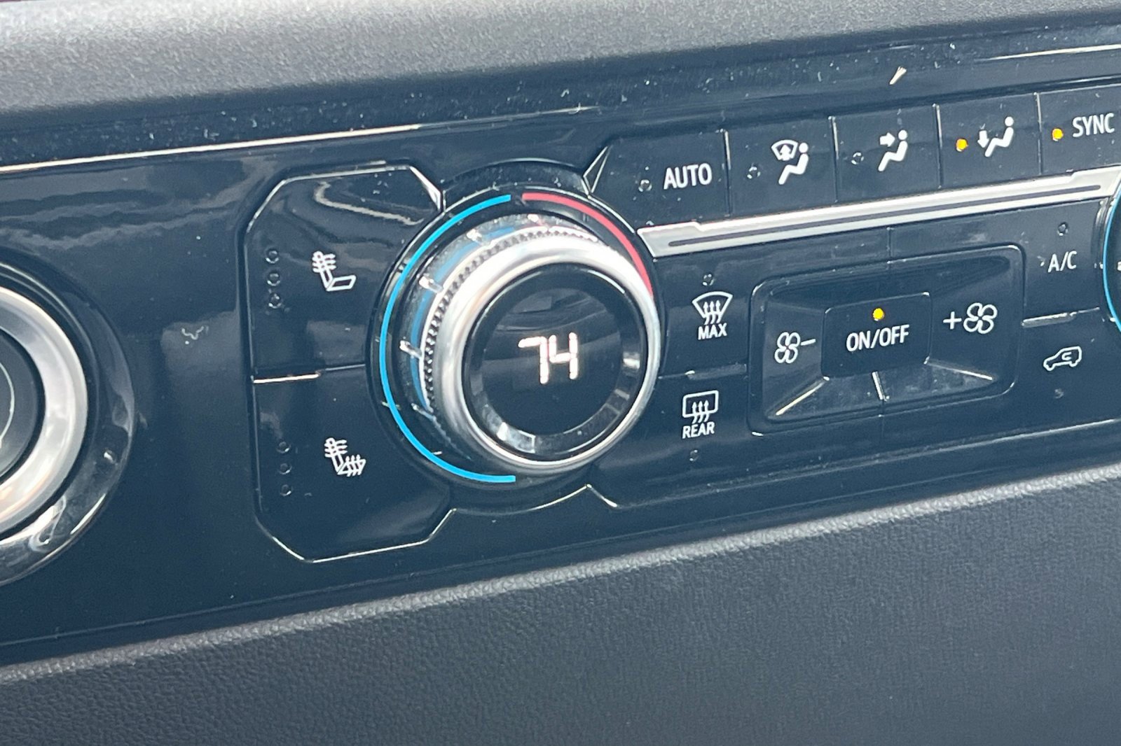 Used 2024 GMC Sierra 1500 SLT image 29