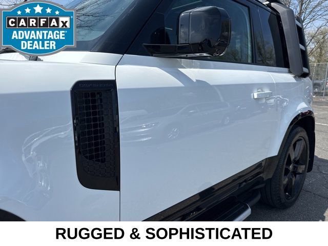 Used 2023 Land Rover Defender 90 X-Dynamic SE AWD/4WD image 4