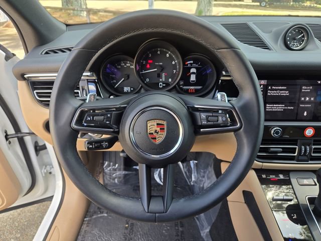 Used 2025 Porsche Macan Turbo image 18