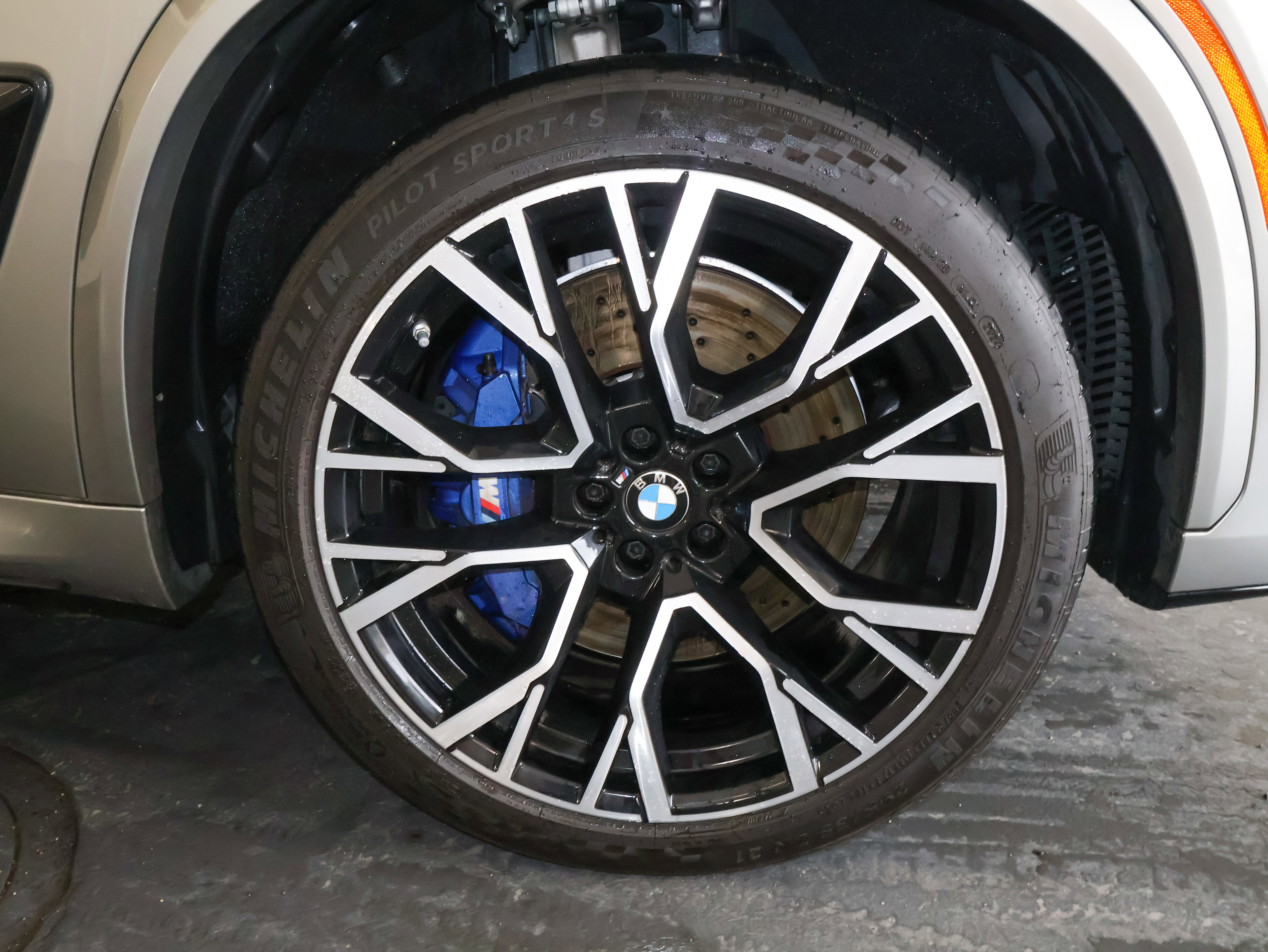 Used 2022 BMW X5 M w/ Competition Package 2 AWD/4WD image 43