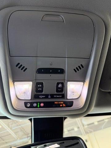 Used 2021 GMC Terrain SLT w/ Infotainment Package II AWD/4WD image 22