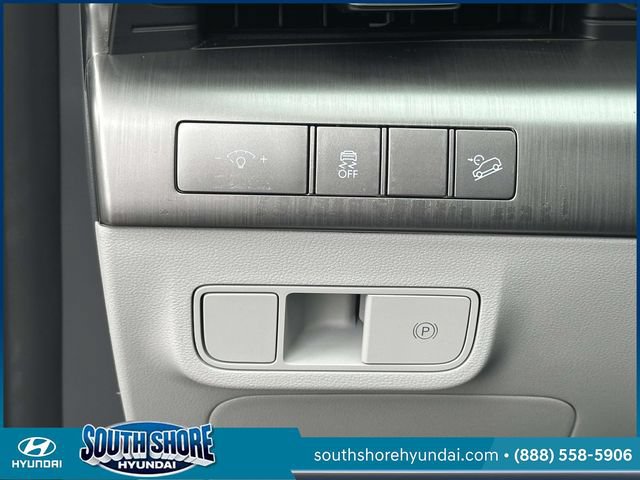 Certified 2025 Hyundai Kona SEL AWD/4WD image 23