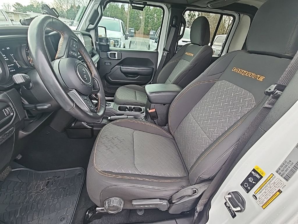 Used 2024 Jeep Gladiator Mojave w/ Safety Group image 12