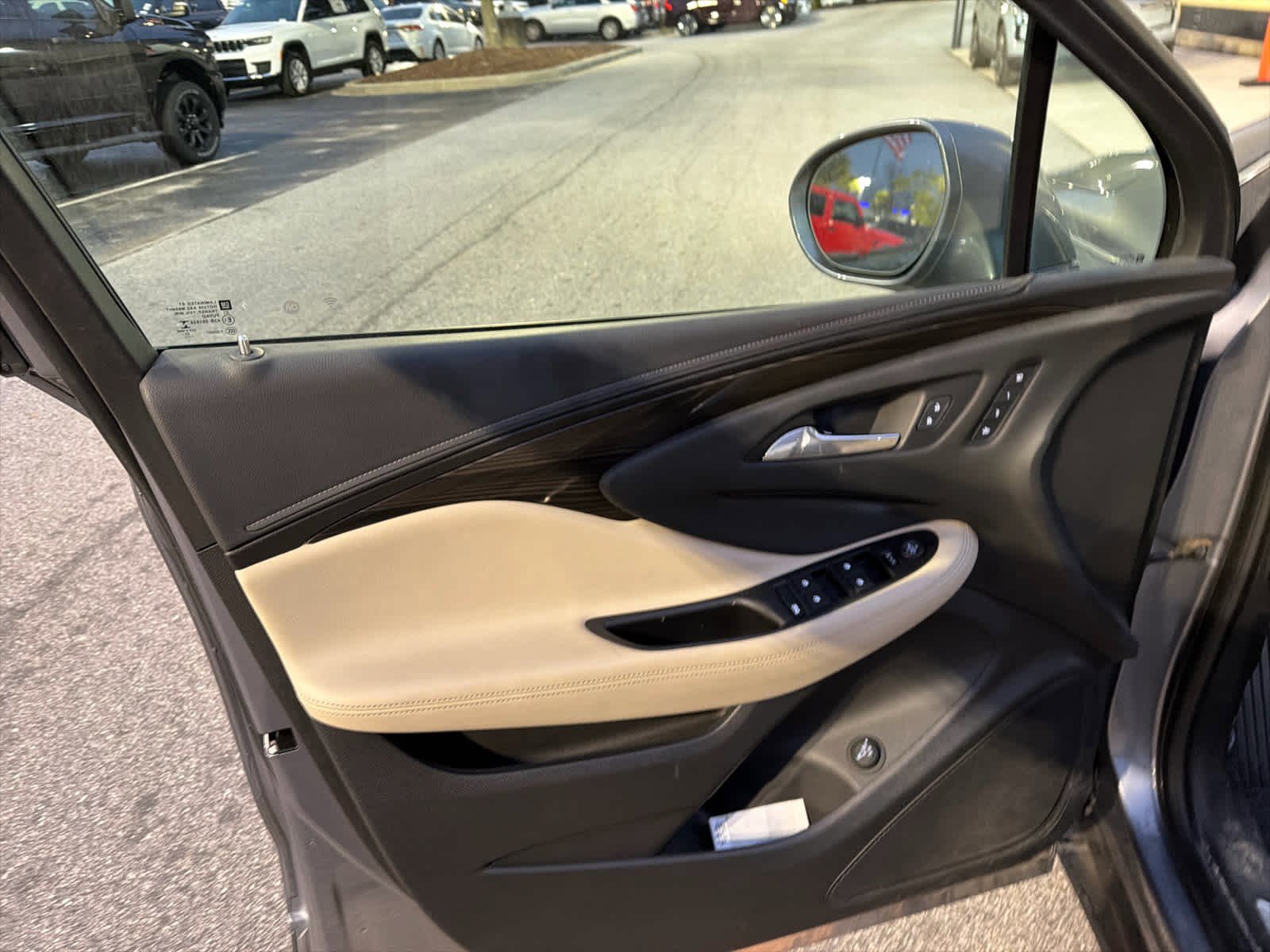 Used 2019 Buick Envision Essence image 60