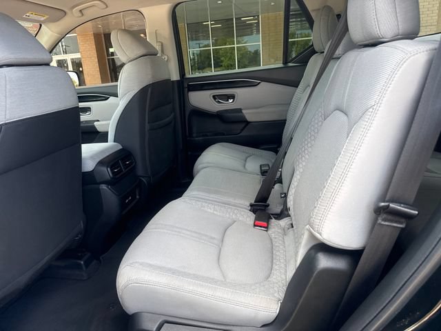 Used 2023 Honda Pilot LX image 19