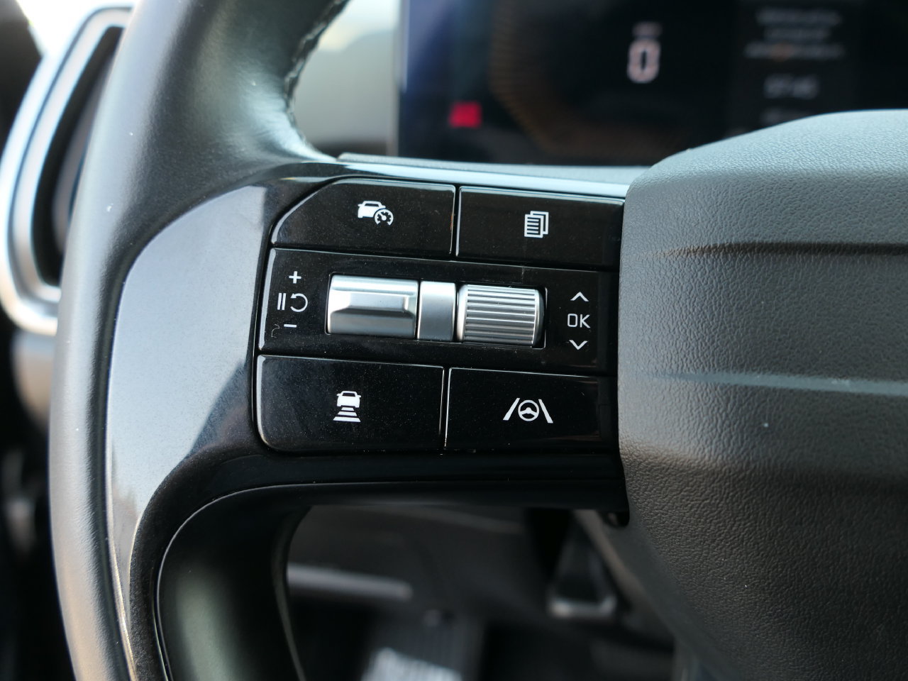 Used 2026 Kia Sorento LX FWD image 14
