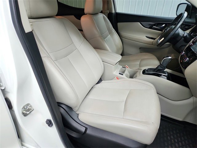 Used 2018 Nissan Rogue Sport SL image 34