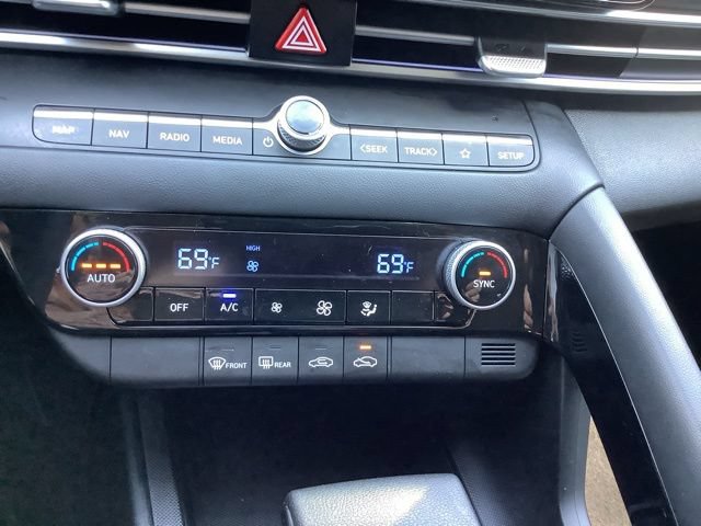 Certified 2024 Hyundai Elantra Blue FWD image 34