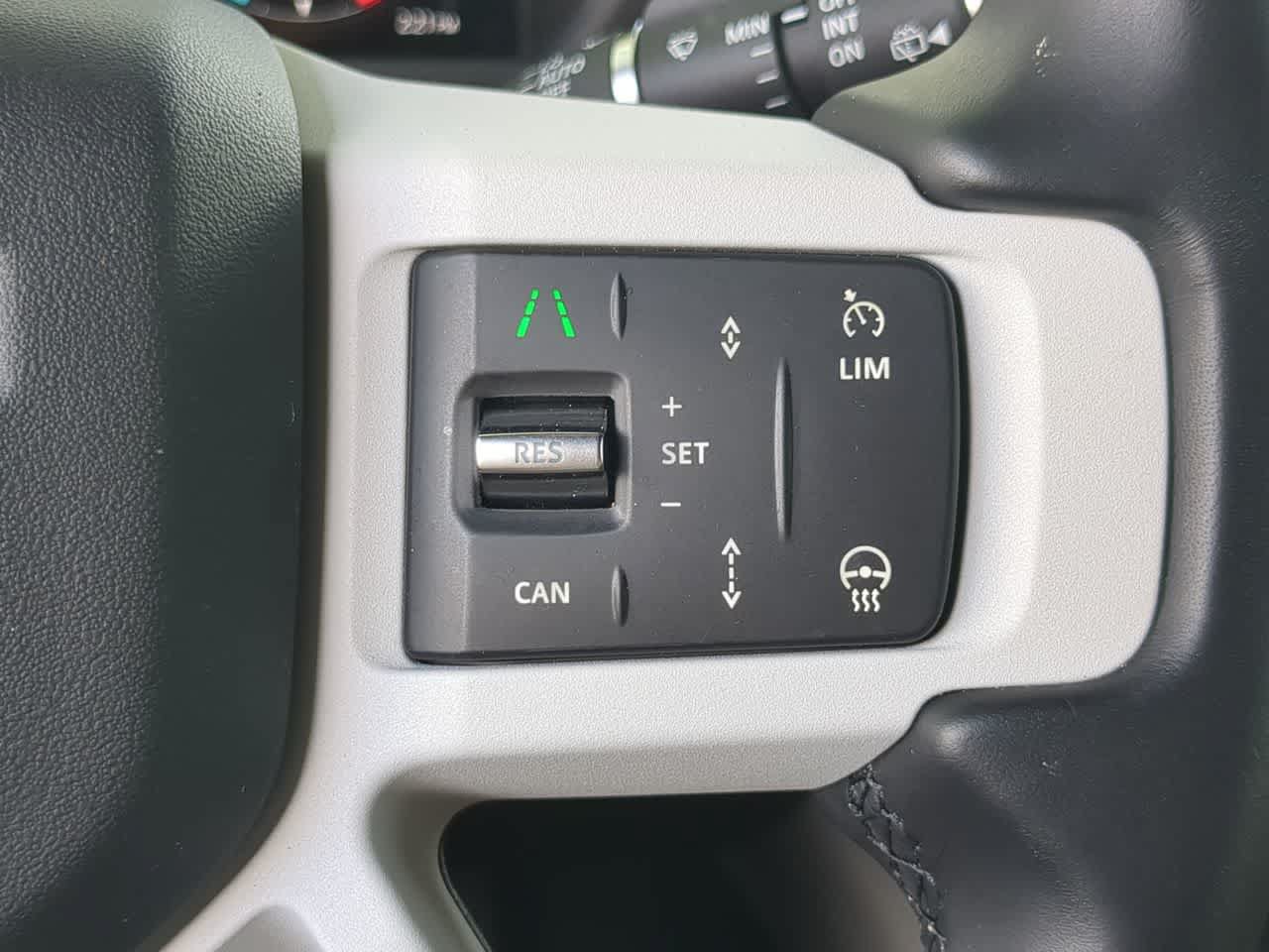 Certified 2025 Land Rover Defender 130 X-Dynamic SE AWD/4WD image 26