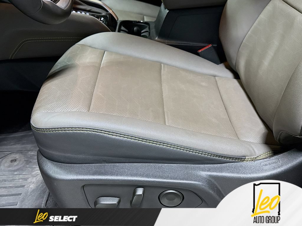 Used 2025 Chevrolet Colorado ZR2 w/ Technology Package AWD/4WD image 23