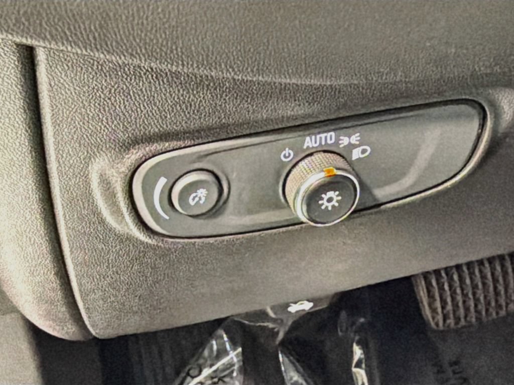 Used 2022 Chevrolet Equinox LT FWD image 12