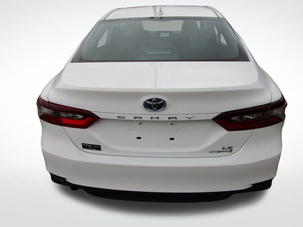 Used 2022 Toyota Camry LE image 8