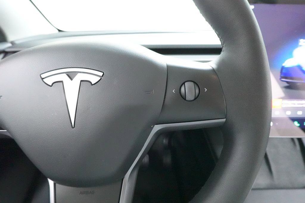 Used 2024 Tesla Model Y Long Range AWD/4WD image 12