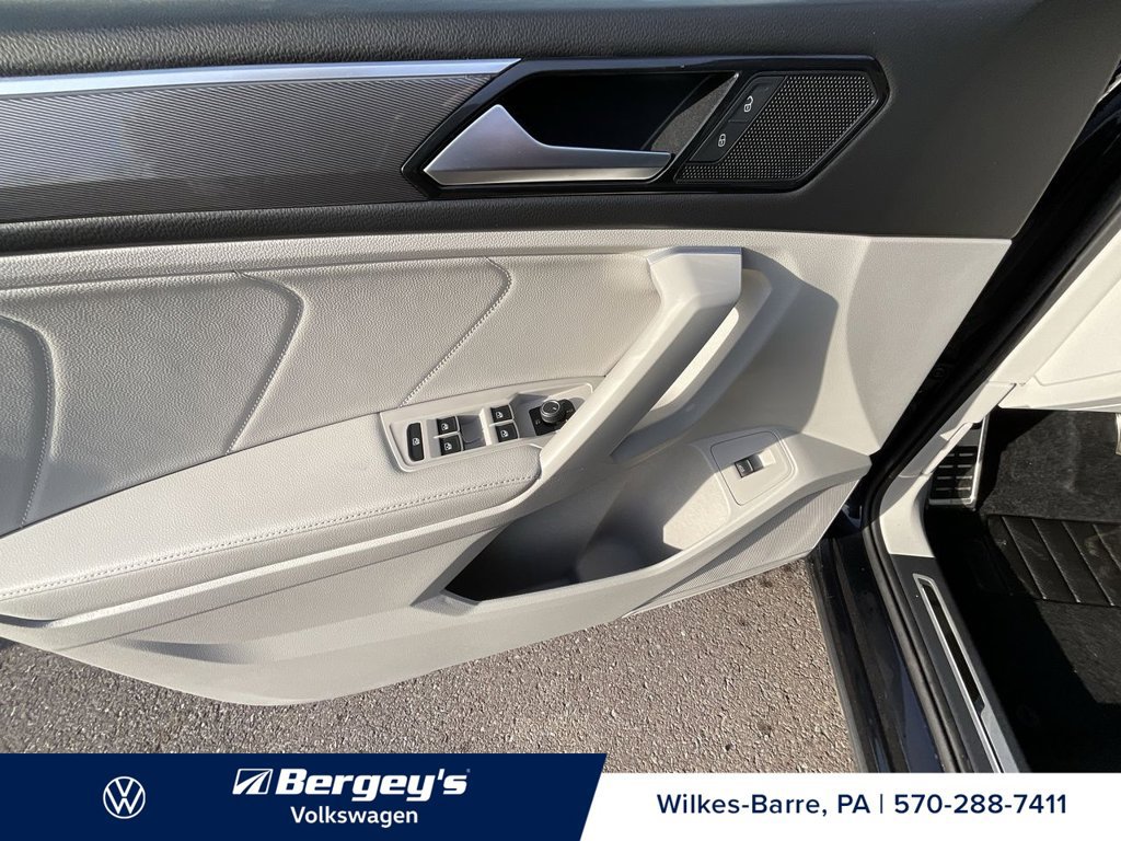 Used 2024 Volkswagen Tiguan SE R-Line AWD/4WD image 14