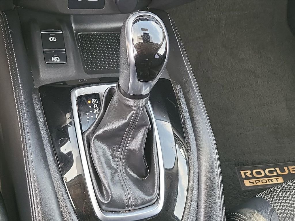 Used 2020 Nissan Rogue Sport SV w/ Technology Package image 8