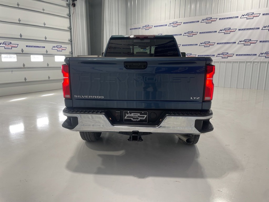 Used 2025 Chevrolet Silverado 2500 LTZ w/ LTZ Plus Package image 6