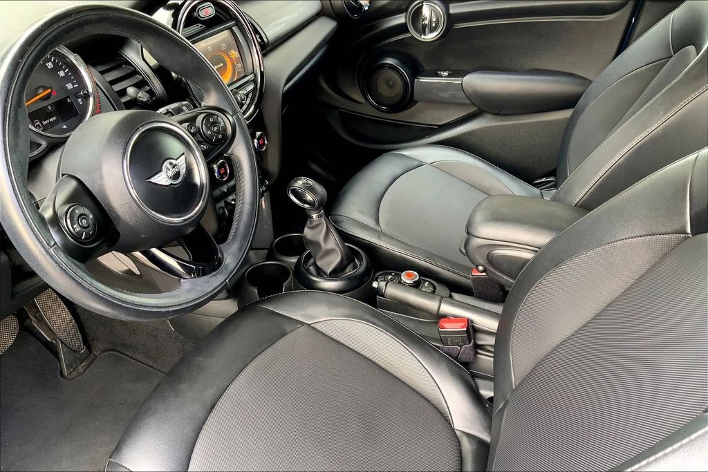Used 2017 MINI Cooper 4-Door Hardtop FWD image 15