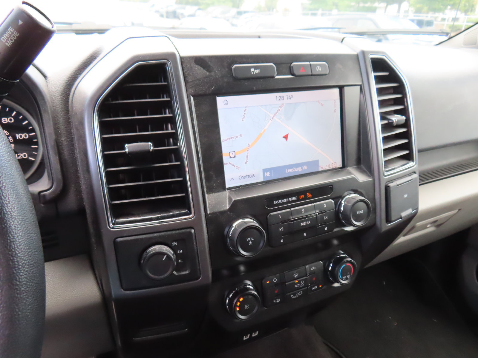 Used 2020 Ford F150 XLT w/ Equipment Group 302A Luxury AWD/4WD image 23