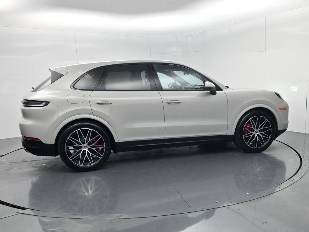 Used 2025 Porsche Cayenne S AWD/4WD image 8