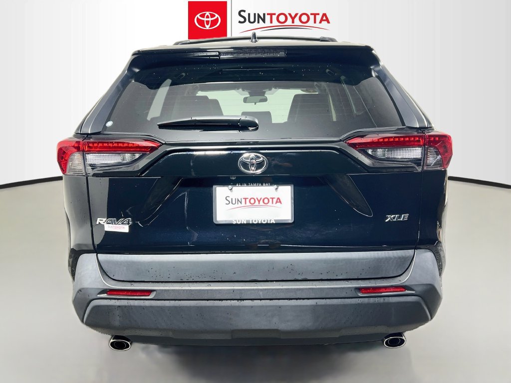 Used 2025 Toyota RAV4 XLE Premium FWD image 4