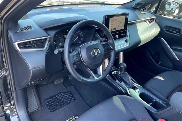 Used 2024 Toyota Corolla Cross AWD Hybrid w/ Moonroof Package image 14