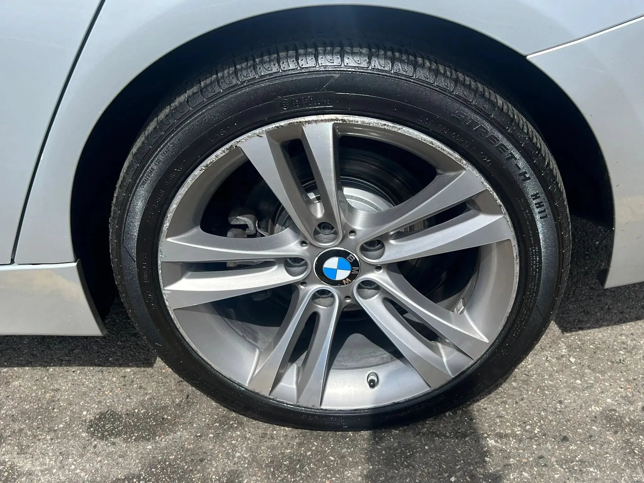 Used 2017 BMW 330i xDrive Sedan AWD/4WD image 10
