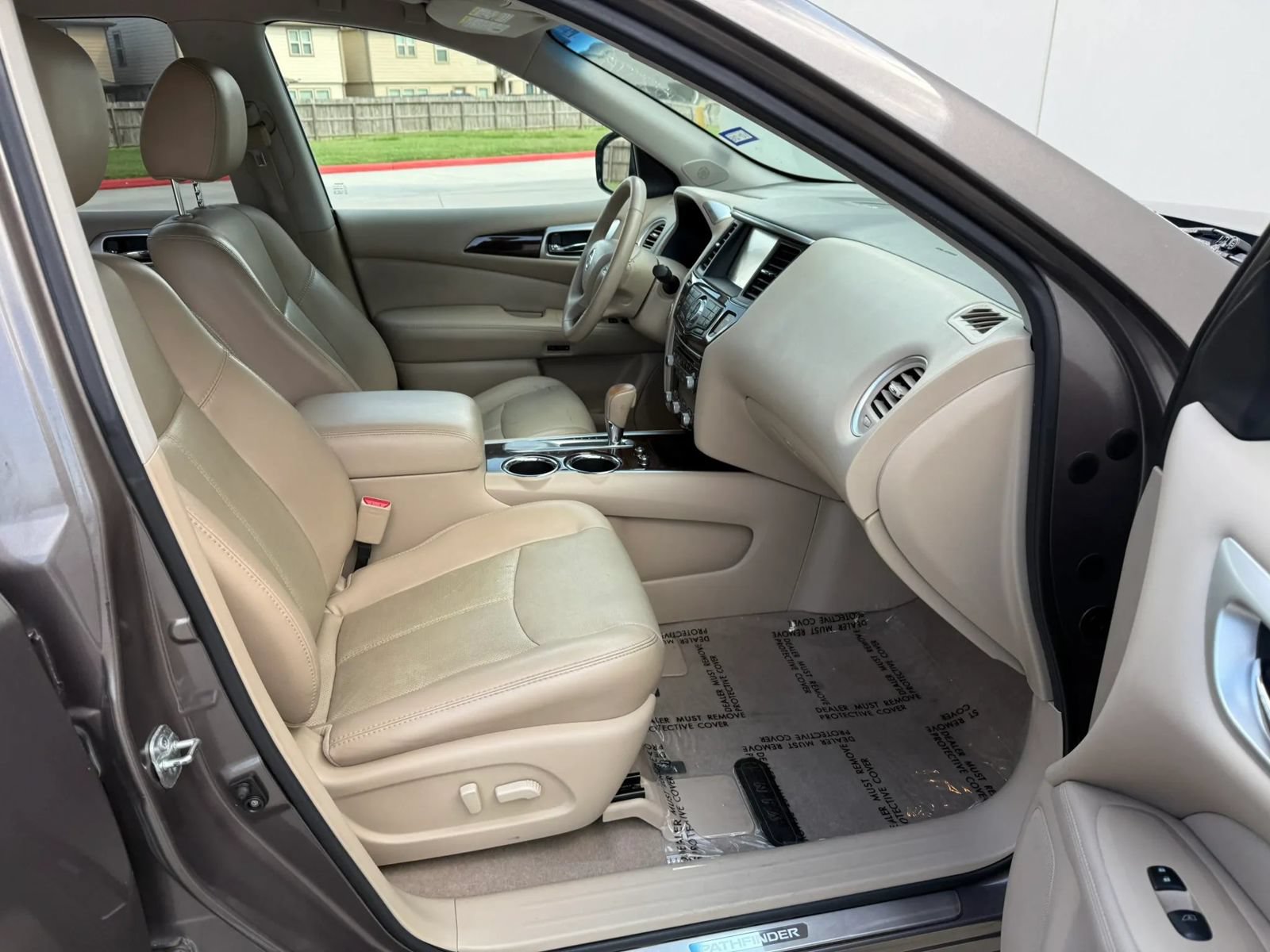 Used 2014 Nissan Pathfinder Platinum FWD image 19