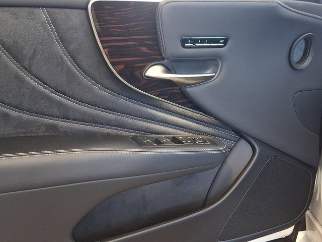 Used 2024 Lexus LS 500 AWD w/ Interior Upgrade Package image 11