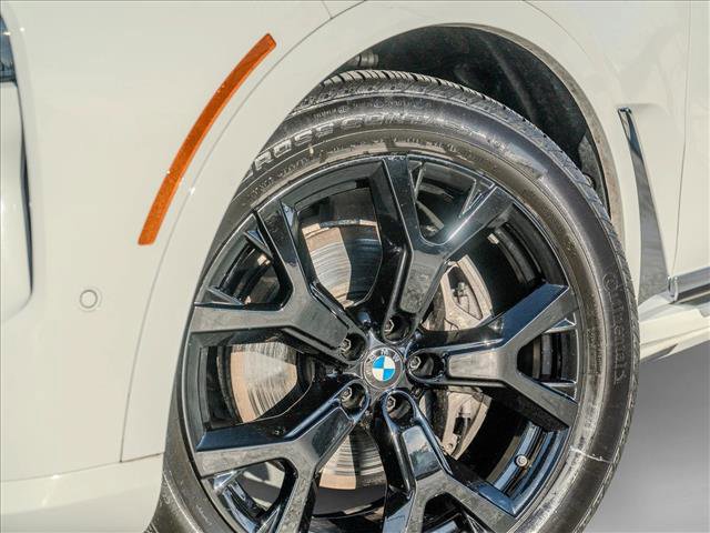 Used 2026 BMW X7 xDrive40i image 12