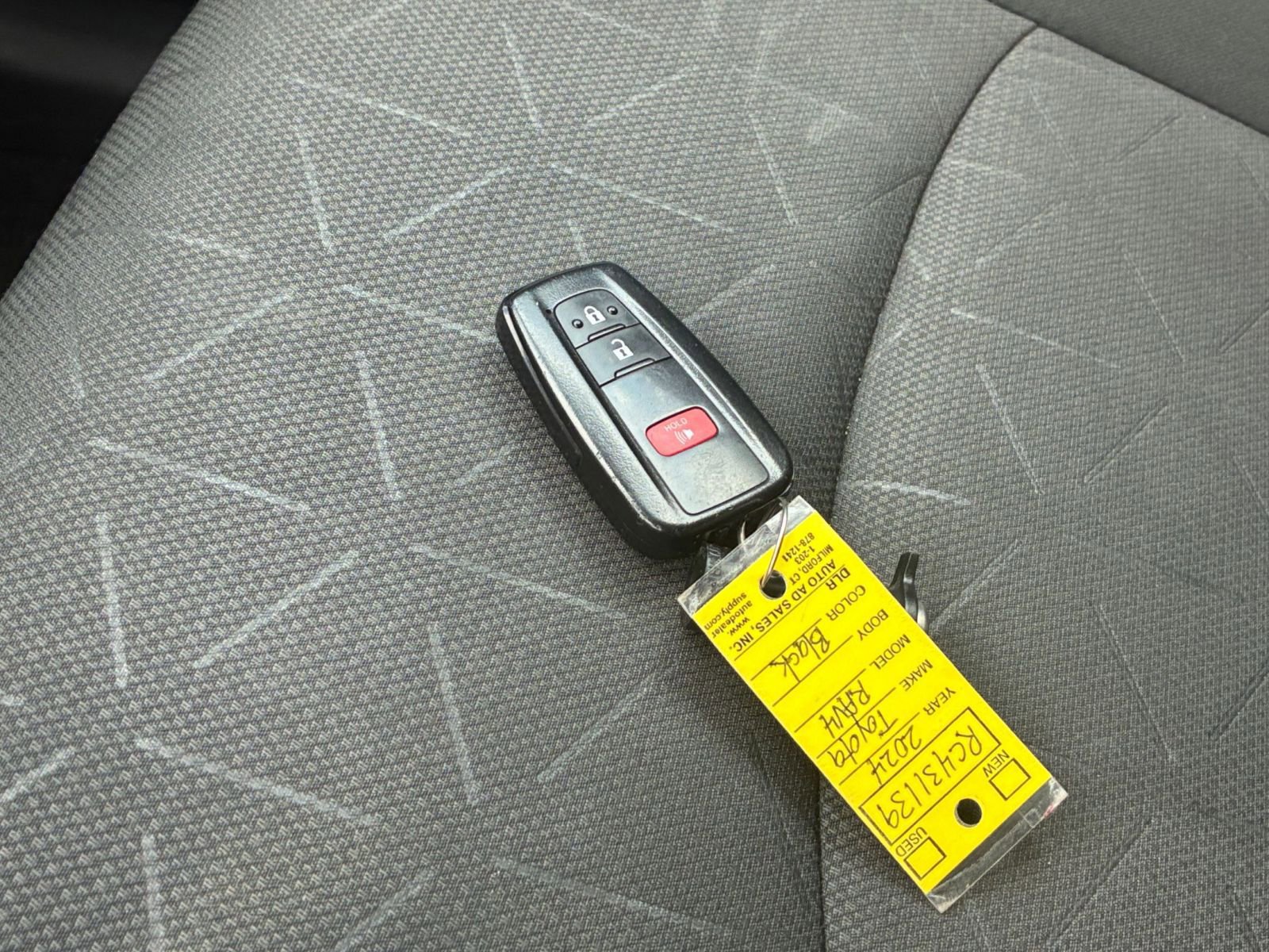 Used 2024 Toyota RAV4 XLE w/ Weather Package AWD/4WD image 18