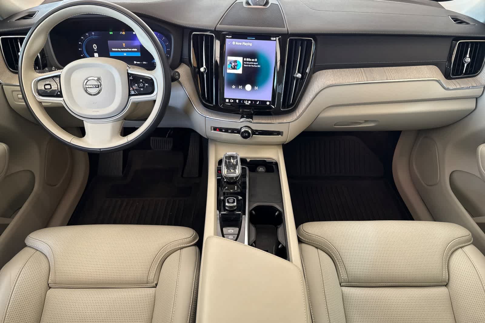 Used 2022 Volvo XC60 B5 Inscription w/ Advanced Package FWD image 14